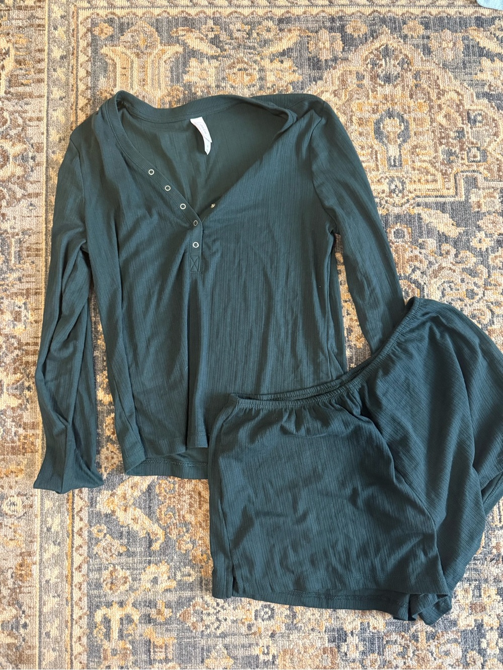 Auden Ribbed Long-Sleeve Henley Pajama Set in Deep Green